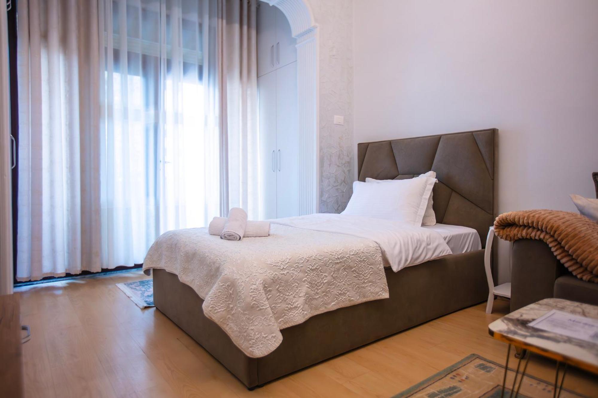 Tirana Center Apartment - Zogu I Boulevard Exterior photo